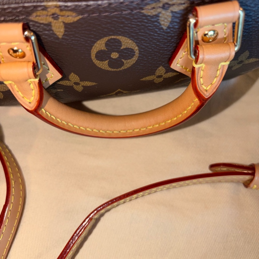 Louis Vuitton Nano Speedy - Picture 5 of 15